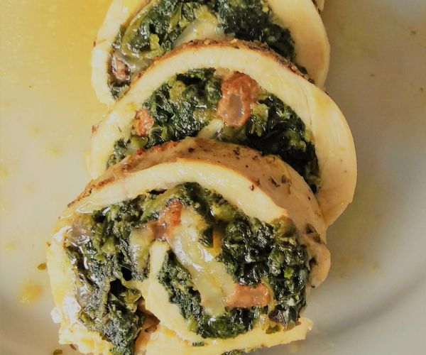 POITRINE DE POULET FARCIE AUX ÉPINARDS