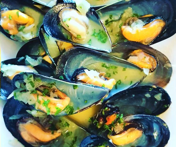 STEAMED MUSSELS