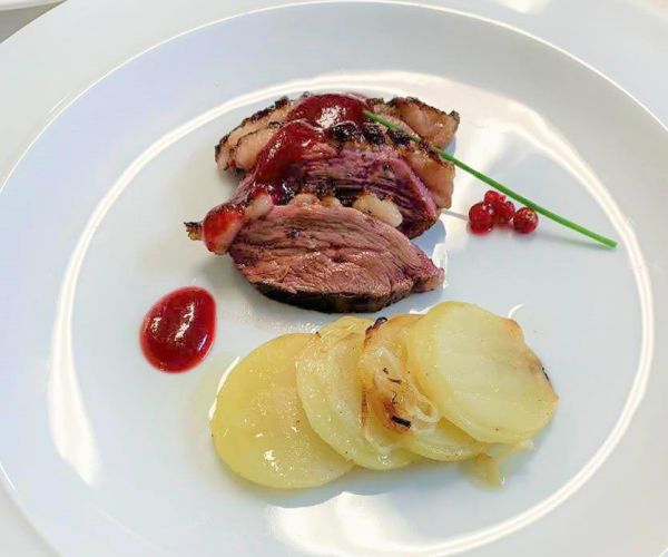 DUCK MAGRET WITH RED FRUITS
